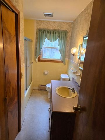 50 Benoit St, Westport, MA 02790