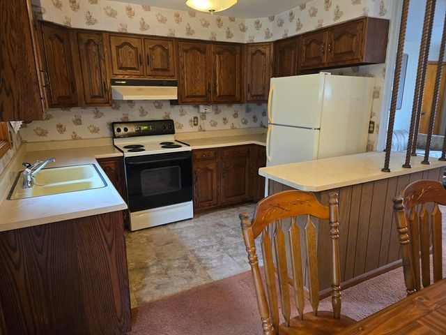 50 Benoit St, Westport, MA 02790