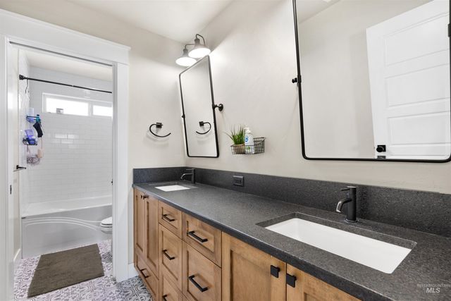 719 Midnight Sun Loop, Twin Falls, ID 83301