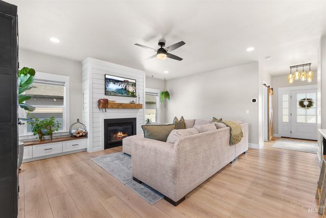 719 Midnight Sun Loop, Twin Falls, ID 83301