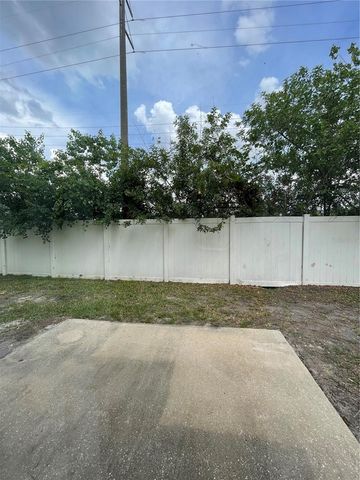 636 CRESTING OAK CIRCLE 35, Orlando, FL 32824
