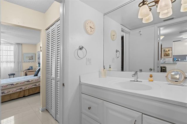 2930 Point East Drive E407, Aventura, FL 33160