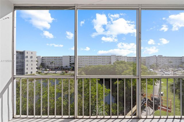 2930 Point East Drive E407, Aventura, FL 33160