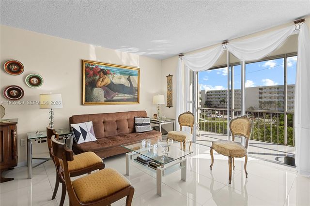 2930 Point East Drive E407, Aventura, FL 33160