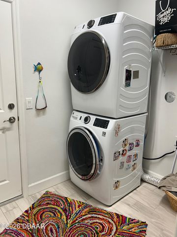 402 Tiki Terrace, Daytona Beach, FL 32124