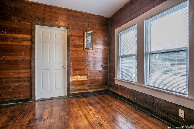 933 LAMAR ST, San Antonio, TX 78202