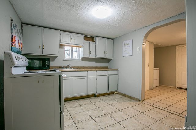 933 LAMAR ST, San Antonio, TX 78202