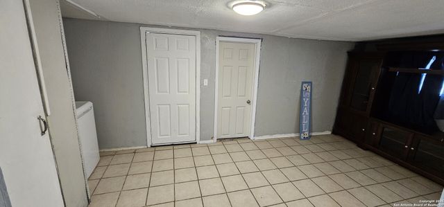 933 LAMAR ST, San Antonio, TX 78202