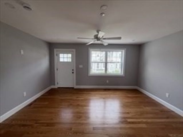 1 Richmond Park 3, Woburn, MA 01801