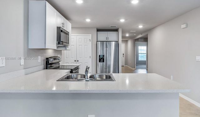 3003 LADY LN, La Belle, FL 33935