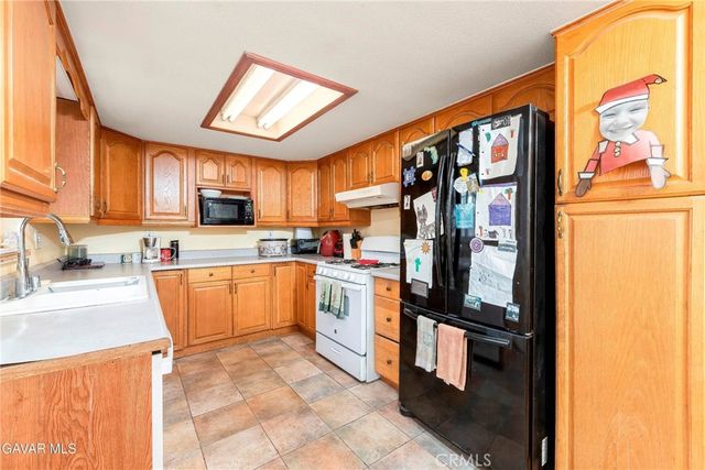 4546 W Avenue L11, Lancaster, CA 93536