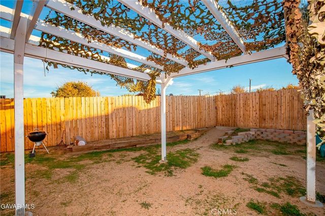 4546 W Avenue L11, Lancaster, CA 93536