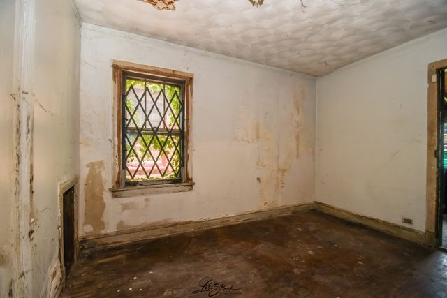 8645 S Bennett Avenue, Chicago, IL 60617