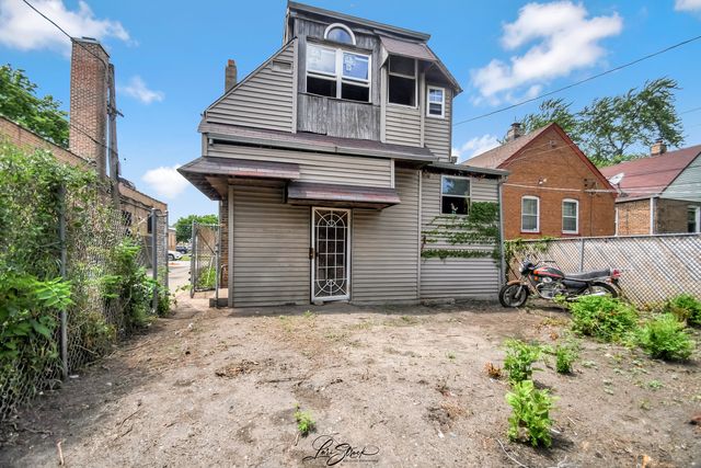 8645 S Bennett Avenue, Chicago, IL 60617