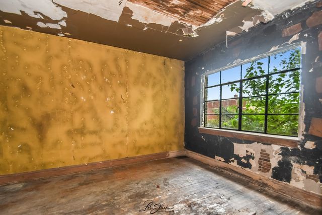 8645 S Bennett Avenue, Chicago, IL 60617