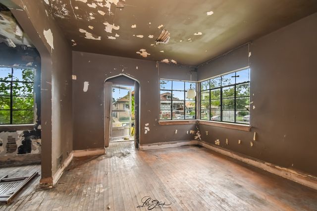 8645 S Bennett Avenue, Chicago, IL 60617