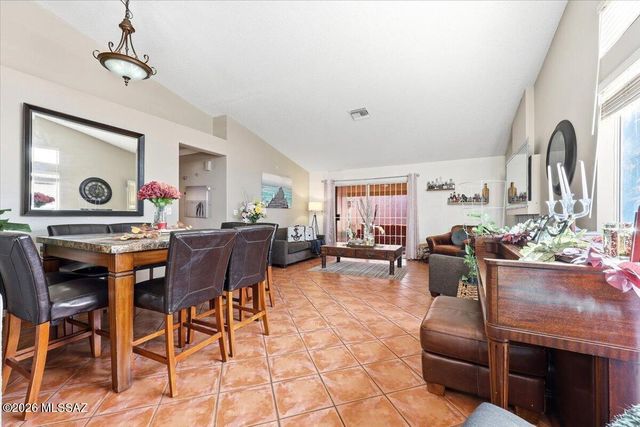 9920 N Outlaw Trail, Tucson, AZ 85742