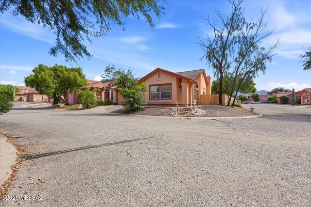 9920 N Outlaw Trail, Tucson, AZ 85742