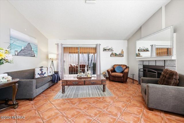 9920 N Outlaw Trail, Tucson, AZ 85742