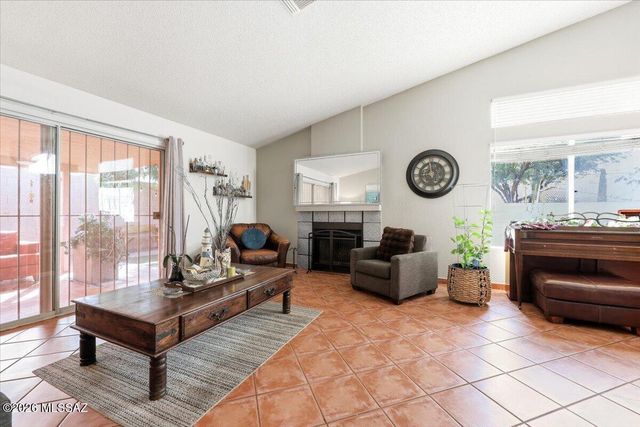 9920 N Outlaw Trail, Tucson, AZ 85742