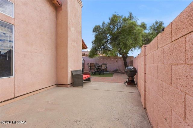 9920 N Outlaw Trail, Tucson, AZ 85742
