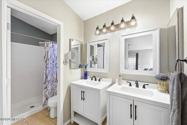 9920 N Outlaw Trail, Tucson, AZ 85742