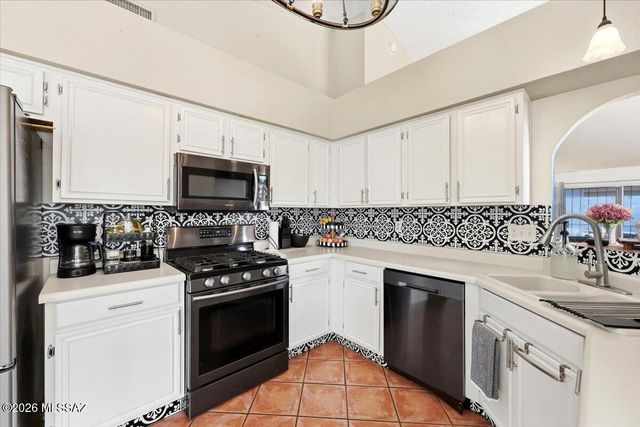 9920 N Outlaw Trail, Tucson, AZ 85742