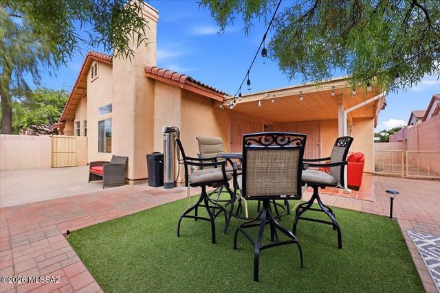 9920 N Outlaw Trail, Tucson, AZ 85742