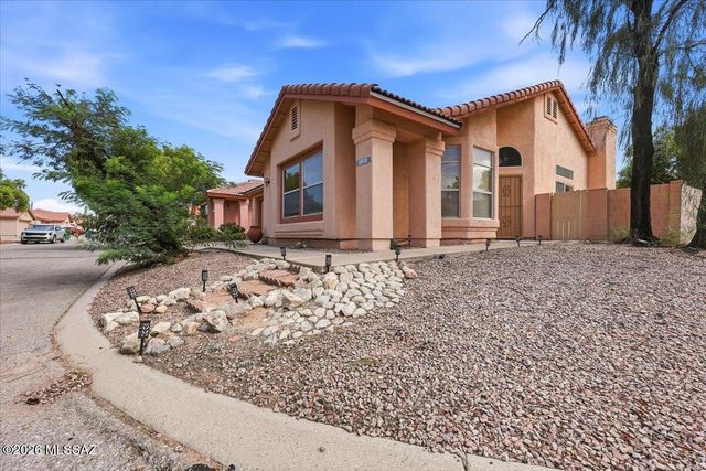 9920 N Outlaw Trail, Tucson, AZ 85742