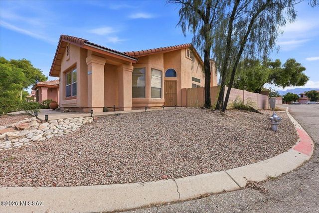 9920 N Outlaw Trail, Tucson, AZ 85742