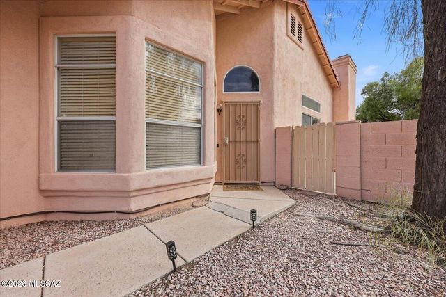 9920 N Outlaw Trail, Tucson, AZ 85742