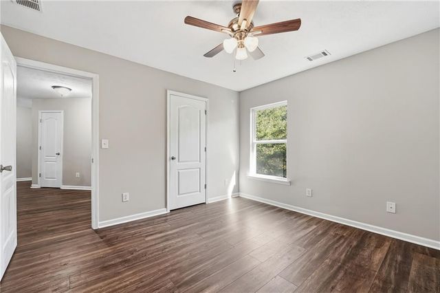 1328 Avington Glen Dr, Lawrenceville, GA 30045
