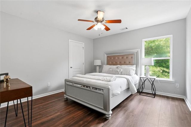 1328 Avington Glen Dr, Lawrenceville, GA 30045