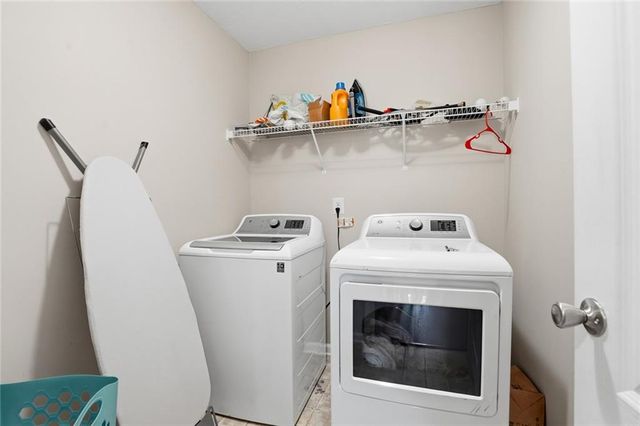 1328 Avington Glen Dr, Lawrenceville, GA 30045
