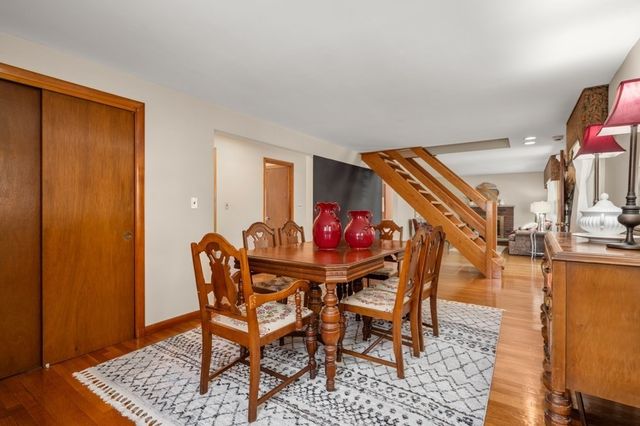 6 Ivy Ln, Reading, MA 01867