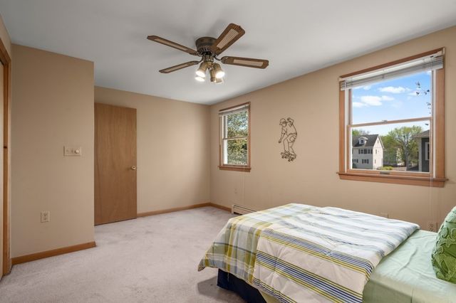 6 Ivy Ln, Reading, MA 01867