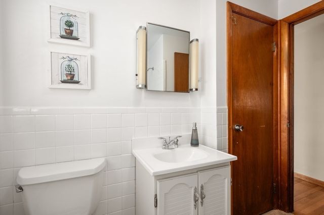 6 Ivy Ln, Reading, MA 01867
