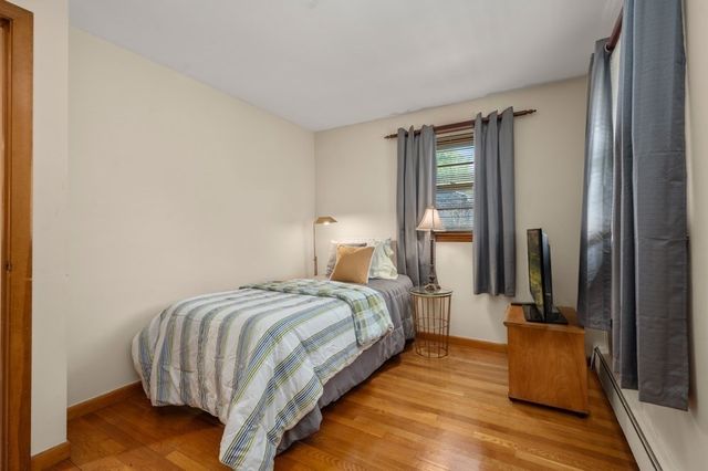 6 Ivy Ln, Reading, MA 01867