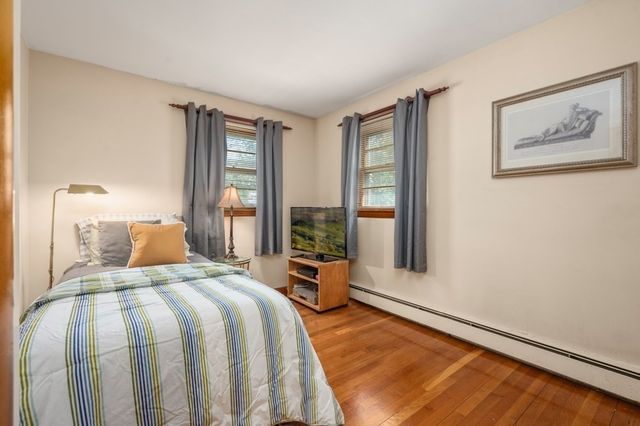 6 Ivy Ln, Reading, MA 01867