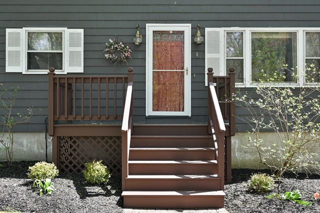 6 Ivy Ln, Reading, MA 01867