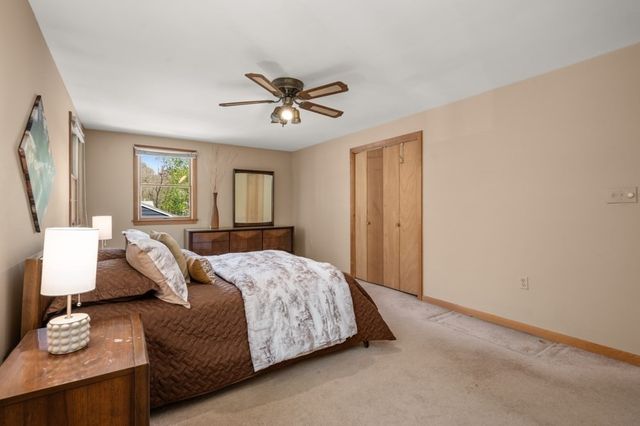 6 Ivy Ln, Reading, MA 01867
