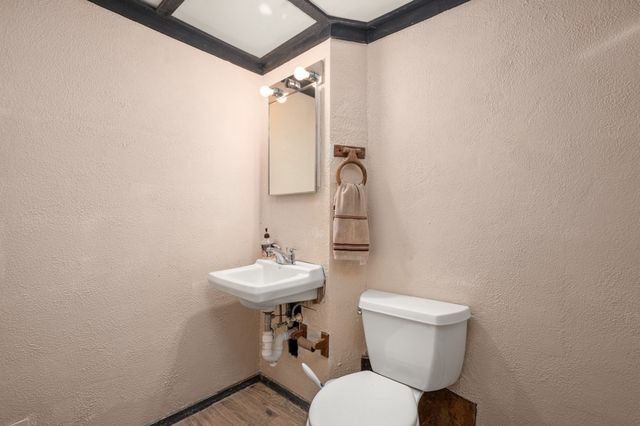 6 Ivy Ln, Reading, MA 01867