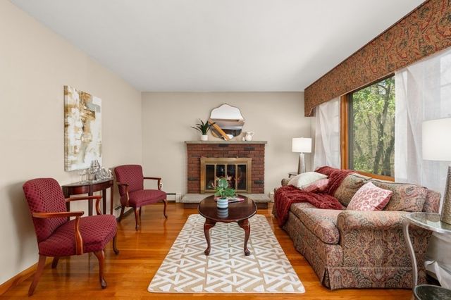 6 Ivy Ln, Reading, MA 01867