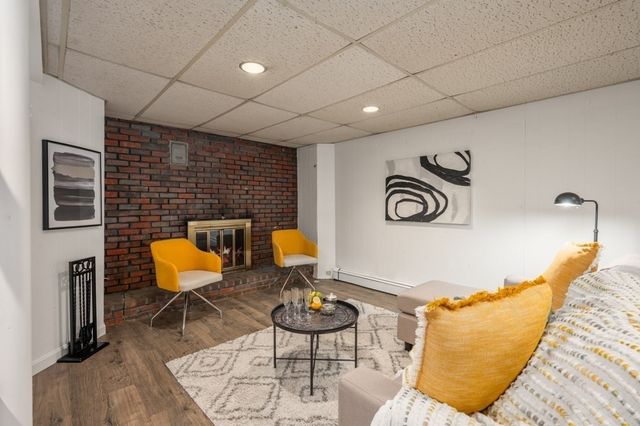 6 Ivy Ln, Reading, MA 01867