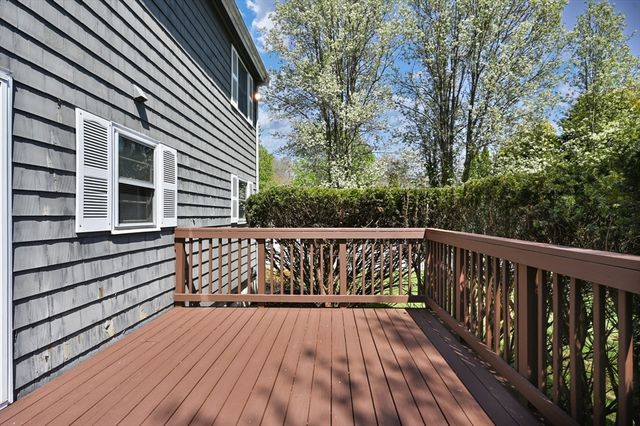 6 Ivy Ln, Reading, MA 01867