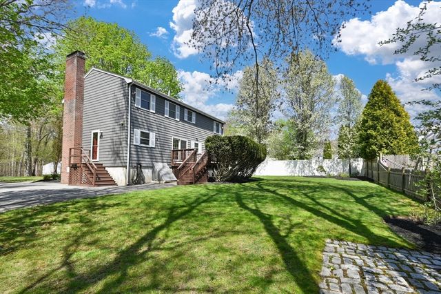 6 Ivy Ln, Reading, MA 01867