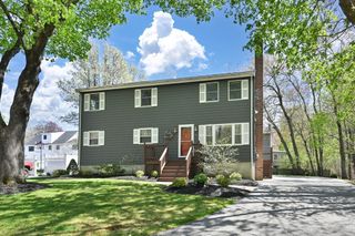 6 Ivy Ln, Reading, MA 01867