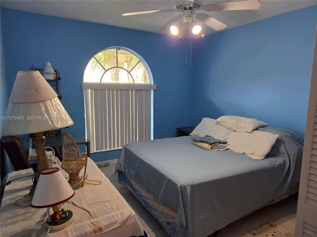 17594 SW 12th St, Pembroke Pines, FL 33029