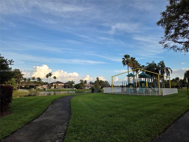 17594 SW 12th St, Pembroke Pines, FL 33029