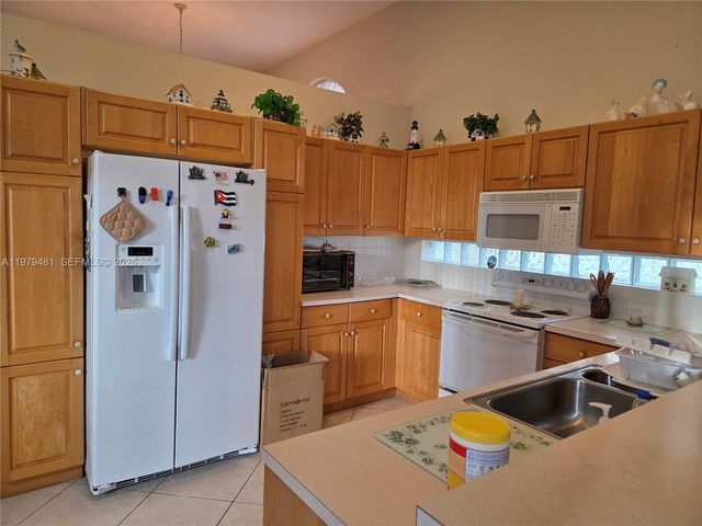17594 SW 12th St, Pembroke Pines, FL 33029